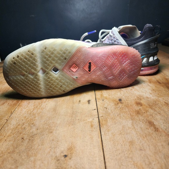 LeBron Witness 6 Kids Basketball Shoes Sneakers Coconut Milk Polarized Blue 4.5 - Picture 9 of 11